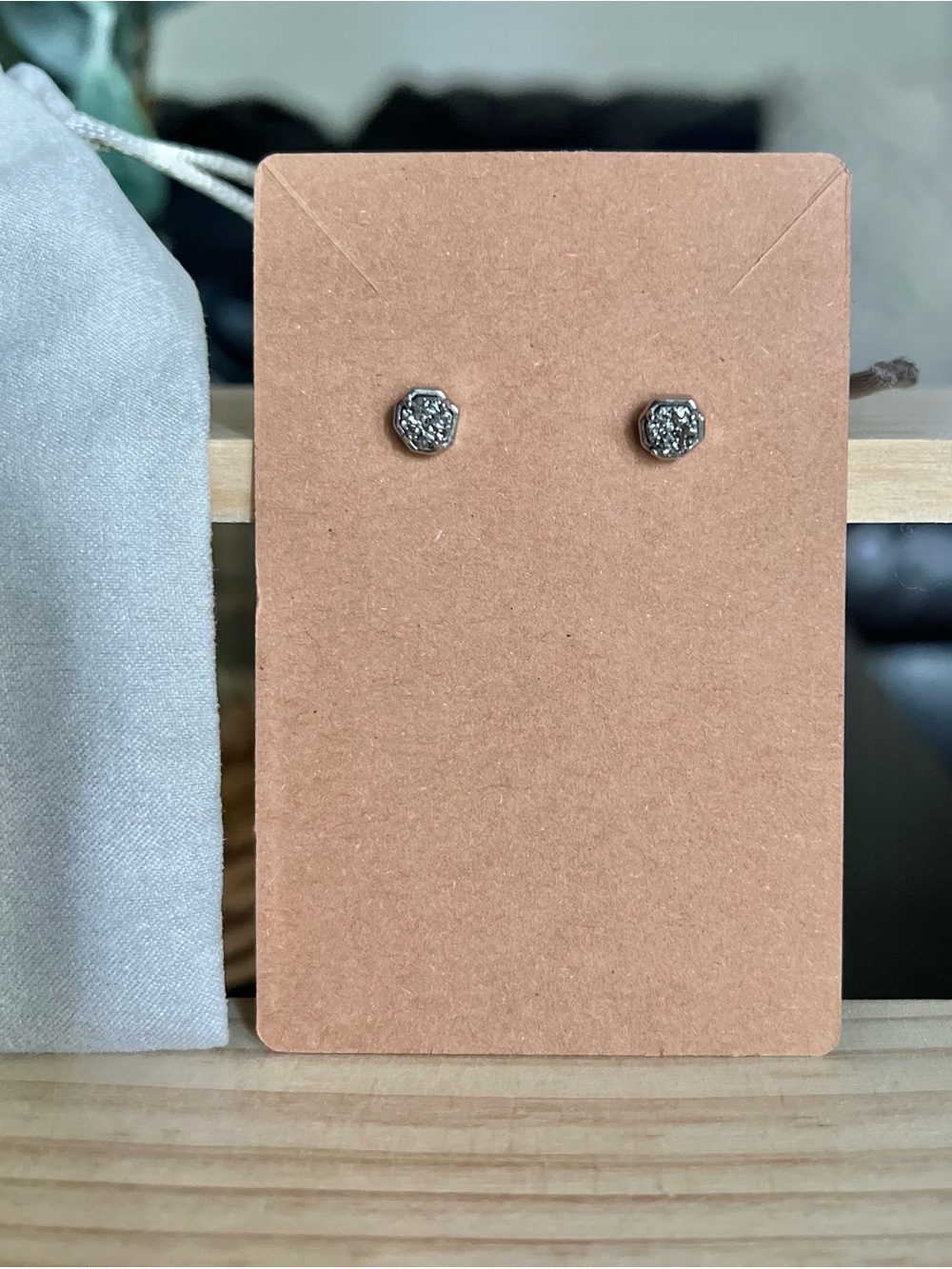 Kendra Scott Nola Stud Earrings Platinum Druzy - Picture 5 of 12